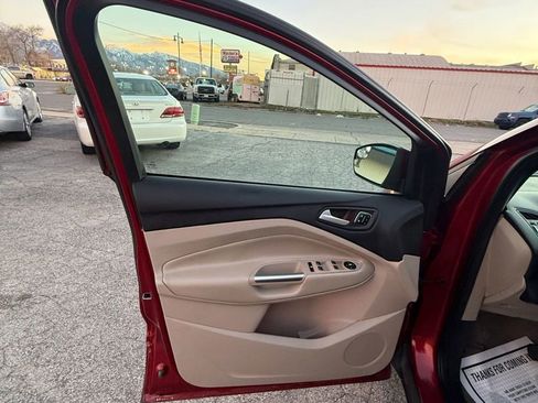 Used 2014 Ford Escape Titanium FWD image 10