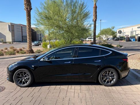 Used 2018 Tesla Model 3 Long Range RWD image 3
