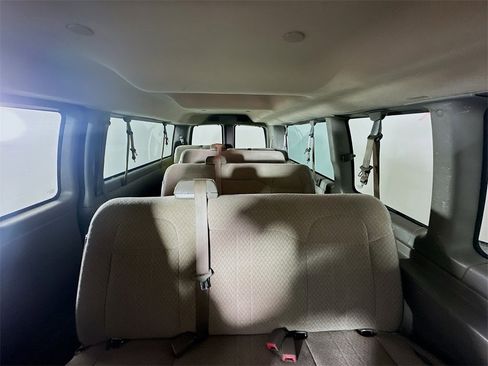 Used 2020 Chevrolet Express 3500 LT w/ LT Preferred Equipment Group image 13