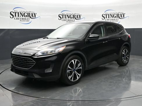 Used 2022 Ford Escape SE w/ SE Sport Appearance Package FWD image 4
