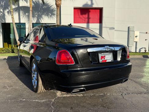 Used 2013 Rolls-Royce Ghost RWD image 12