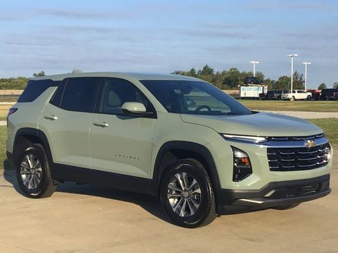 New 2026 Chevrolet Equinox LT w/ Convenience Package II image 1