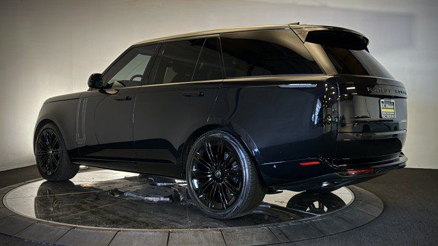 Used 2024 Land Rover Range Rover Autobiography AWD/4WD image 3