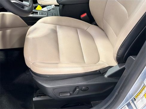 Used 2022 Ford Escape SEL image 17