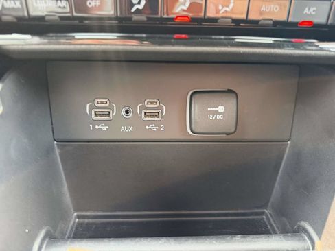 Certified 2023 Jeep Grand Cherokee Limited w/ Black Appearance Package AWD/4WD image 33