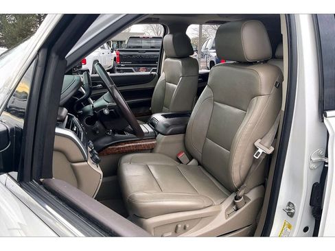 Used 2016 Chevrolet Suburban LTZ image 27