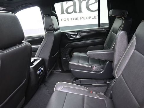 Used 2023 GMC Yukon XL SLT image 23