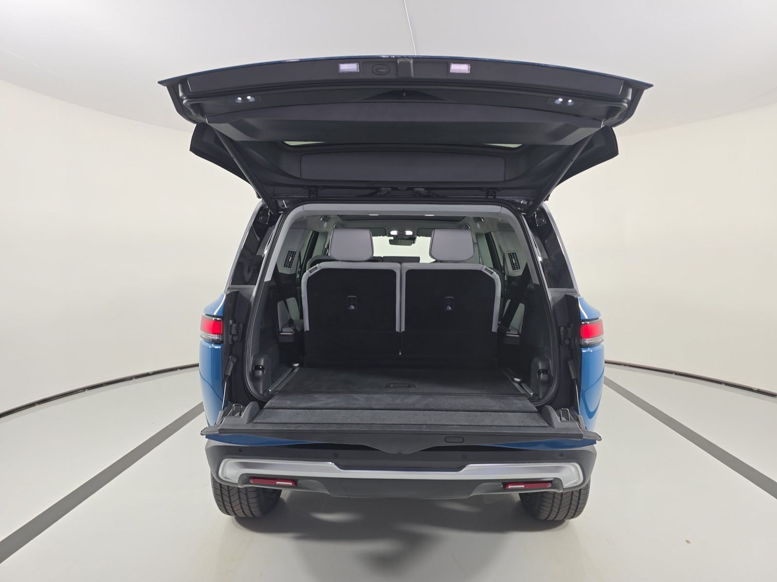 Used 2023 Rivian R1S Adventure Quad AWD/4WD image 15