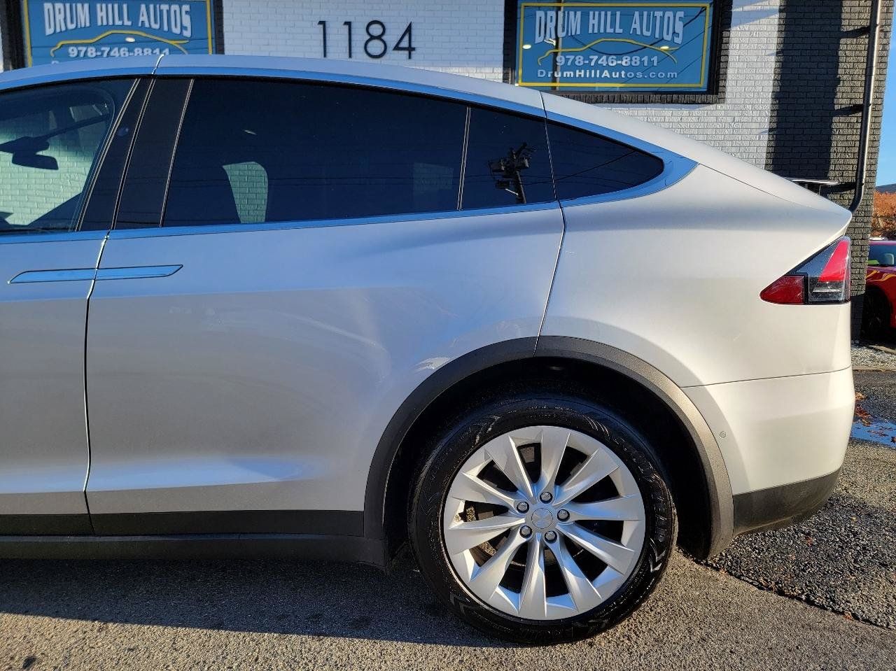 Used 2017 Tesla Model X 75D AWD/4WD image 9