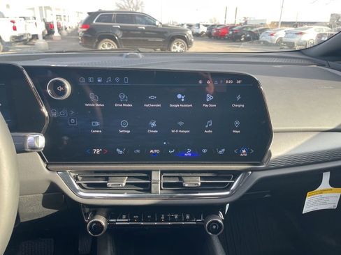 New 2026 Chevrolet Equinox EV LT image 22