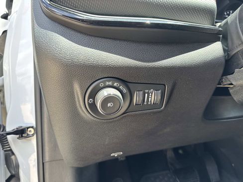 Used 2025 Jeep Compass Trailhawk image 20