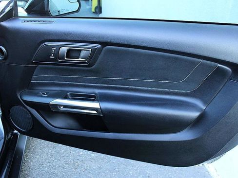 Used 2016 Ford Mustang Shelby GT350 w/ Track Package image 16