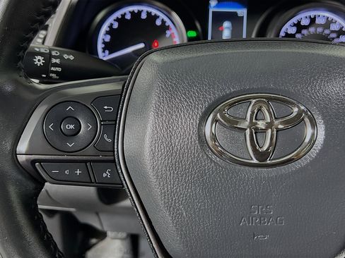 Used 2023 Toyota Camry SE w/ Convenience Package FWD image 19