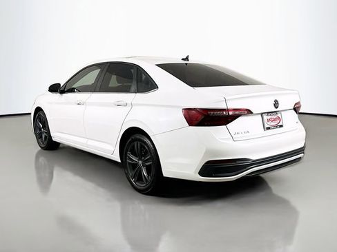 Used 2024 Volkswagen Jetta SE FWD image 17
