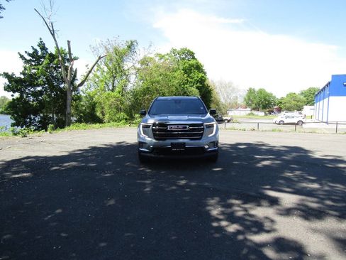 Used 2025 GMC Acadia Elevation w/ Elevation Premium Package AWD/4WD image 9