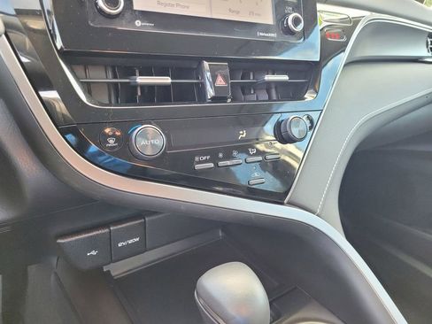 Used 2023 Toyota Camry SE image 16