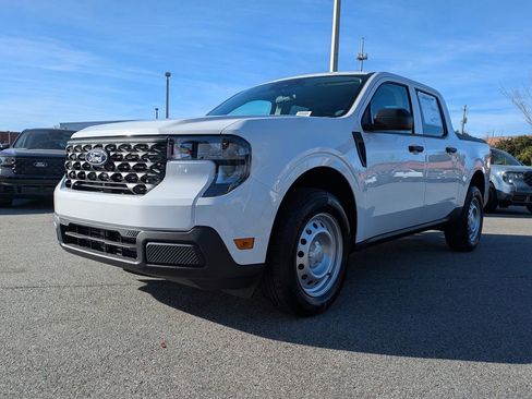 New 2025 Ford Maverick XL image 8