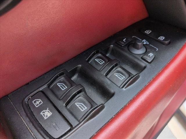 Used 2010 Volvo V70 R-Design FWD image 11