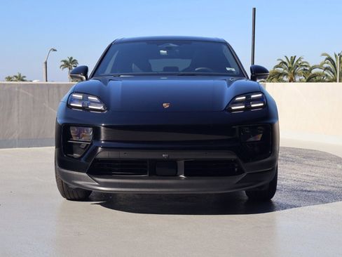 New 2026 Porsche Macan Electric RWD image 6
