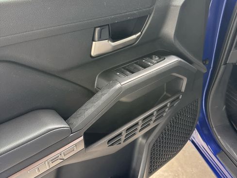 Used 2025 Toyota Tacoma TRD Sport AWD/4WD image 14