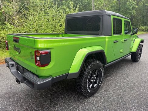 New 2025 Jeep Gladiator Sport image 7