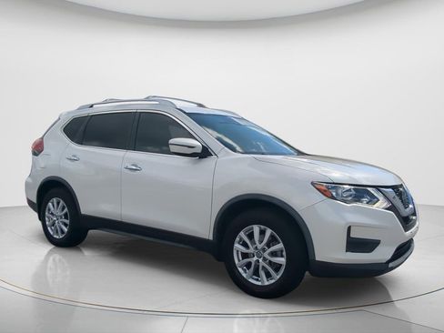 Certified 2020 Nissan Rogue SV image 2