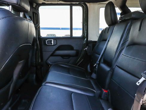 Used 2022 Jeep Wrangler Unlimited Sahara AWD/4WD image 20