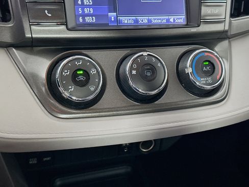 Used 2015 Toyota RAV4 LE FWD image 22