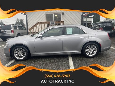Used 2016 Chrysler 300 C RWD image 1