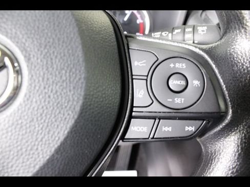 Used 2024 Toyota RAV4 XLE FWD image 21