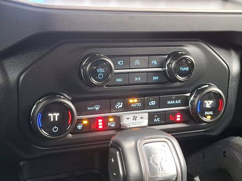 Certified 2025 Ford Bronco Outer Banks w/ Sasquatch Package image 15