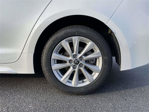 Used 2023 Toyota Corolla LE w/ LE Convenience Package image 9