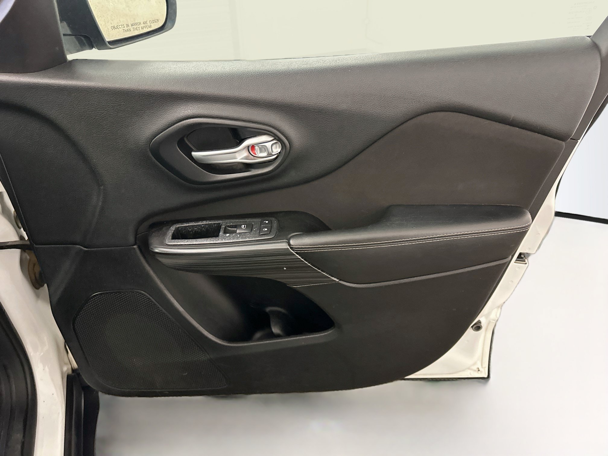 Used 2014 Jeep Cherokee Sport AWD/4WD image 31