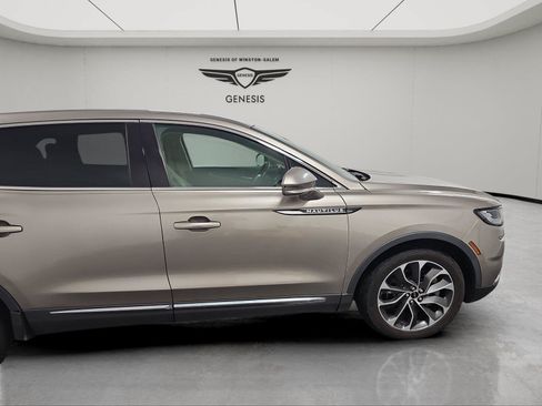 Used 2021 Lincoln Nautilus Reserve AWD/4WD image 5