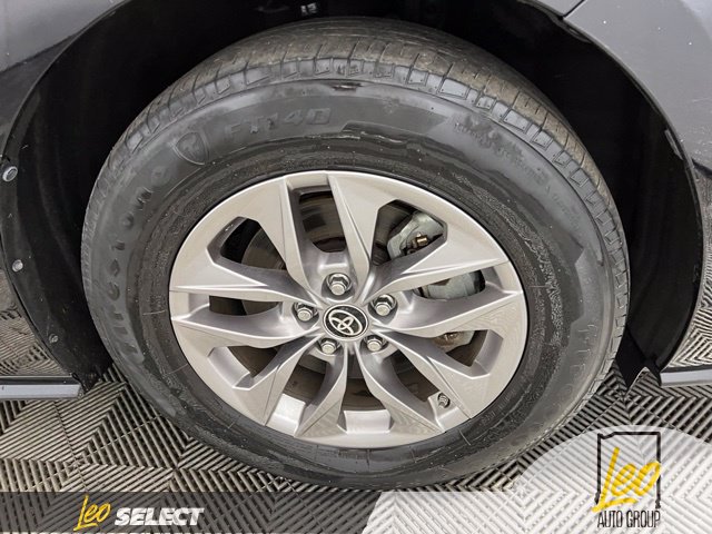 Used 2021 Toyota Sienna XLE FWD image 26