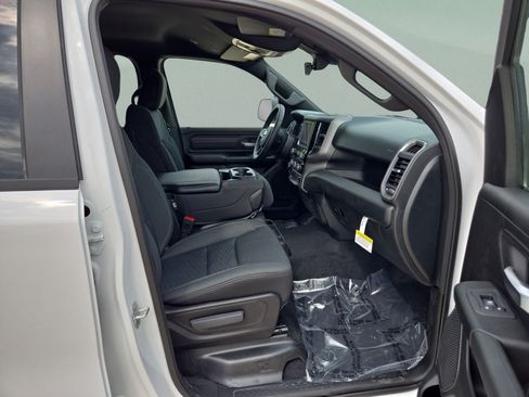 New 2026 RAM 1500 Express AWD/4WD image 36