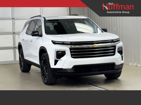 New 2026 Chevrolet Traverse LT w/ Driver Confidence Package image 1