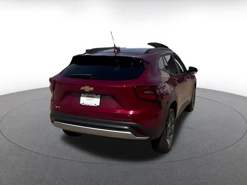 Used 2025 Chevrolet Trax LT w/ LT Convenience Package FWD image 15