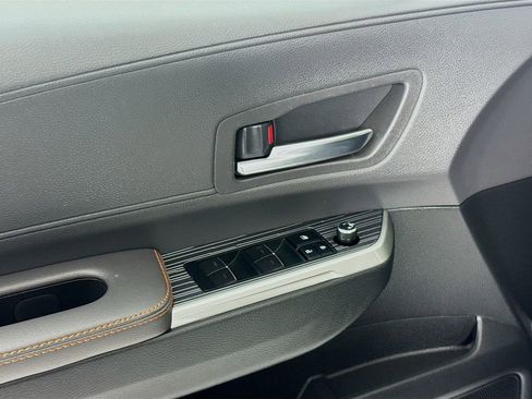 Used 2022 Toyota Sienna XSE w/ XSE Plus Package image 18