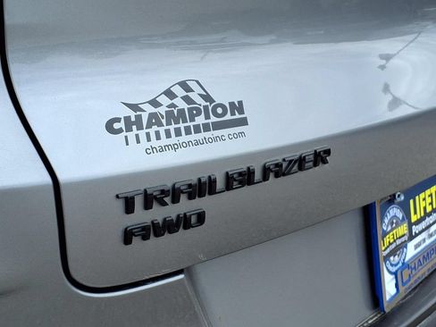 Used 2023 Chevrolet TrailBlazer RS AWD/4WD image 10