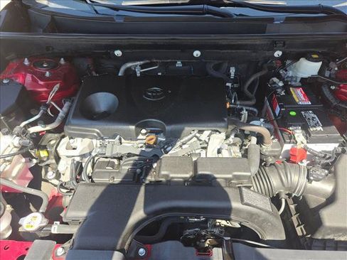 Used 2021 Toyota RAV4 XLE w/ Convenience Package FWD image 23