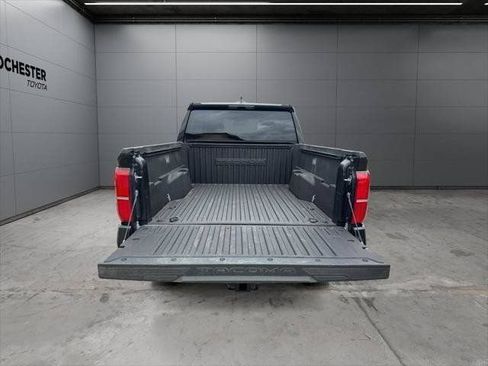 Certified 2025 Toyota Tacoma SR5 AWD/4WD image 78