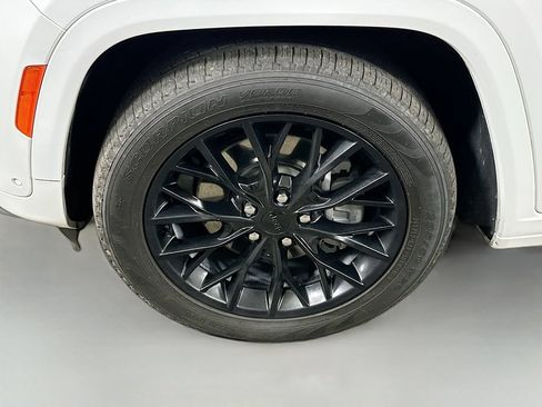Used 2022 Jeep Grand Cherokee Summit w/ Advanced Protech Group IV AWD/4WD image 8