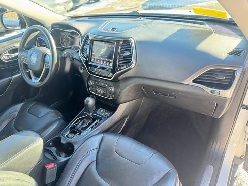 Used 2019 Jeep Cherokee Limited image 20