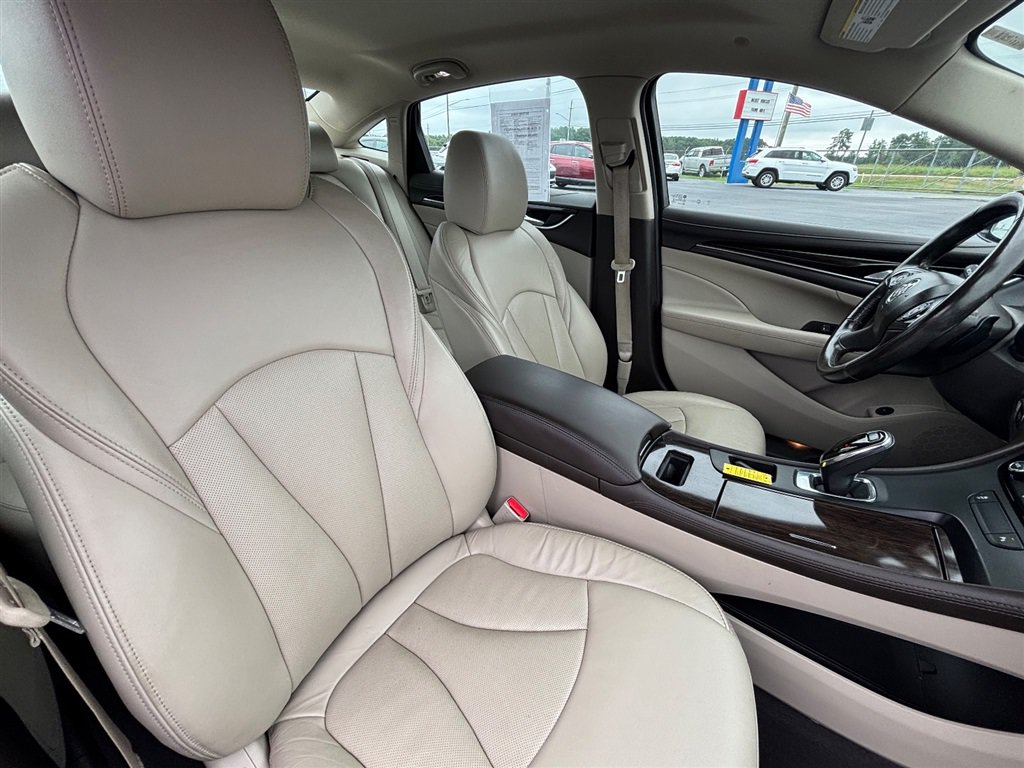 Used 2018 Buick LaCrosse Essence FWD image 24