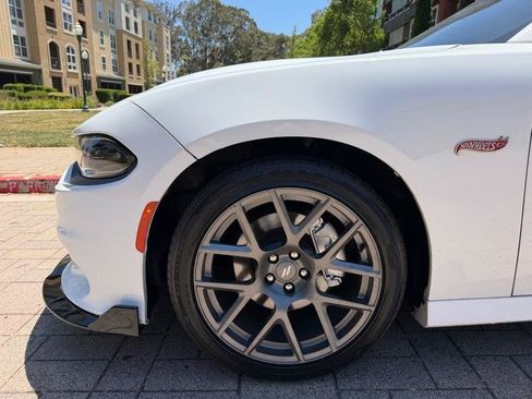 Used 2018 Dodge Charger R/T RWD image 30