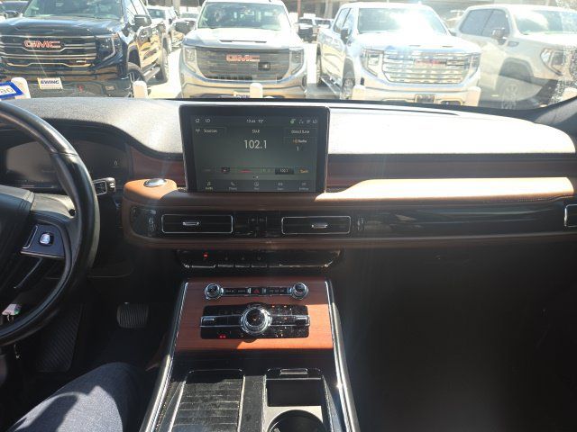 Used 2022 Lincoln Aviator Reserve w/ Equipment Group 201A RWD image 5