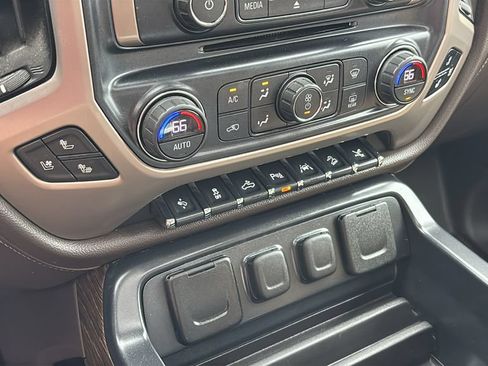 Used 2017 GMC Sierra 1500 Denali w/ Denali Ultimate Package AWD/4WD image 21