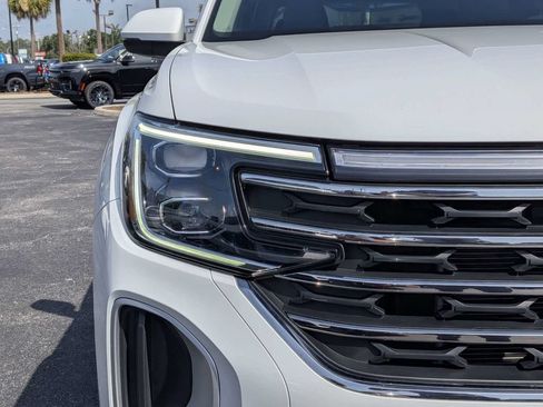 Used 2025 Volkswagen Atlas SE FWD image 10