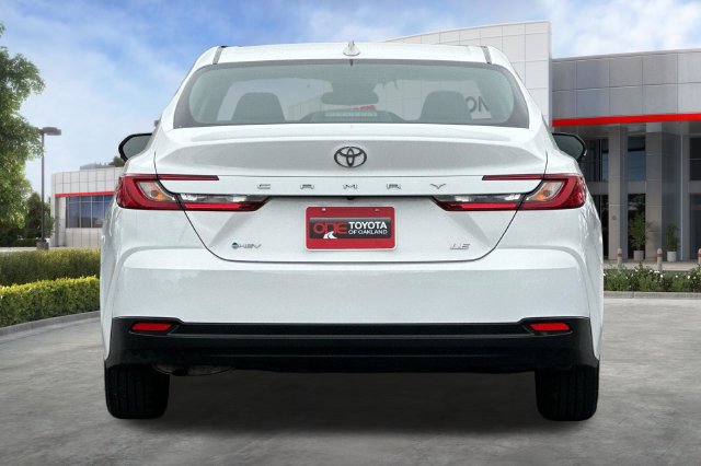 Used 2025 Toyota Camry LE FWD image 5